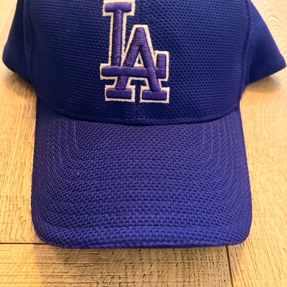 Brand New 39 thirty New Era fitted cap  Blue LA Dodgers Cap